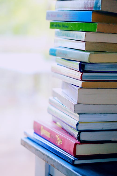 5 Hacks for Conquering Your Reading Goals